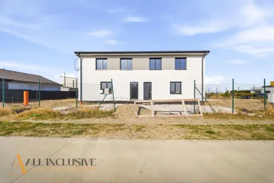 Domy na sprzedaż, 5-pokojowe, Štvrtok na Ostrove · €259 000