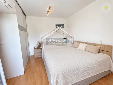 Na predaj 3-izbový byt, 63 m², Prievidza