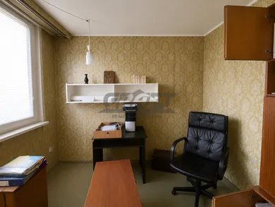 Na predaj 4-izbový byt, 75 m², Bratislava-Podunajské Biskupice