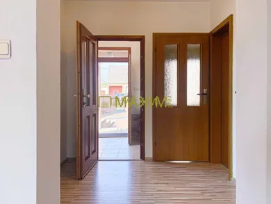 Na predaj 5-izbový dom, 184 m², Kátlovce