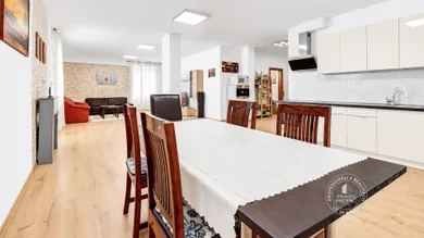 Na prenájom 2-izbový byt, 100 m², Bratislava-Nové Mesto, Pod Vtáčnikom
