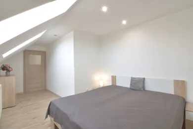 Na prenájom 4-izbový dom, 110 m², Nitra, Remeselnícka