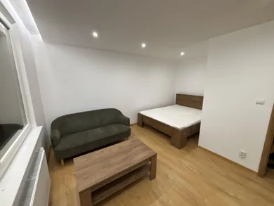 Na prenájom 1-izbový byt, 28 m², Martin, Rázusova