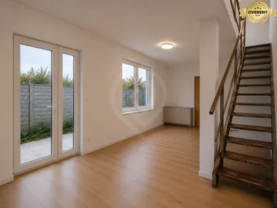 Houses for sale, 6-room in Malinovo · €385,000