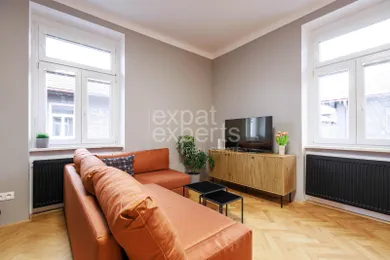 Na prenájom 1-izbový byt, 39 m², Bratislava-Staré Mesto, Palárikova