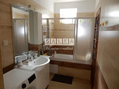 Na predaj dom, 143 m², Želiezovce, -