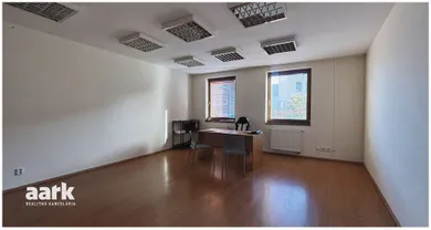 Na prenájom komerčné, 34 m², Trnava, Ulica Paulínska