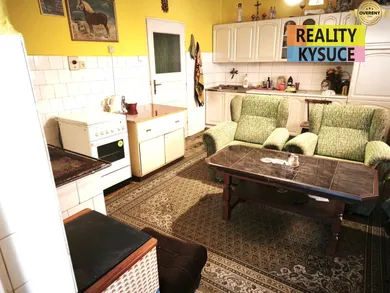 Na predaj 4-izbový dom, 170 m², Nová Bystrica