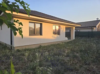 Domy na sprzedaż, 4-pokojowe, Senec · €325 000