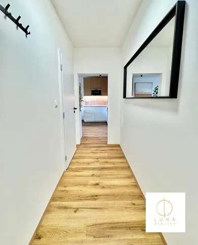 Na prenájom 3-izbový byt, 59 m², Bratislava-Ružinov, Rezedová