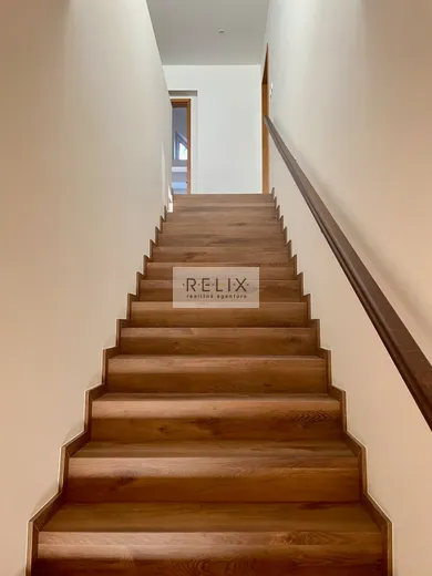 Na prenájom 4-izbový byt, 140 m², Bratislava-Staré Mesto, Červeňova