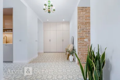 Na predaj 3-izbový byt, 86 m², Bratislava-Staré Mesto, Lazaretská