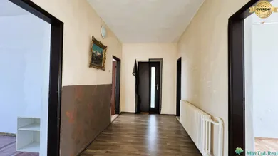 Na predaj 5-izbový dom, 180 m², Novosad, Jarná