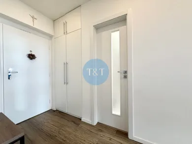 Na prenájom 2-izbový byt, 53 m², Bratislava-Staré Mesto, Haydnova