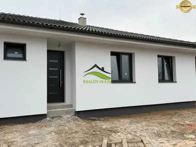 Na predaj 4-izbový dom, 152 m², Hnojné
