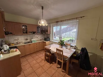 Na predaj 6-izbový dom, 506 m², Zbehy