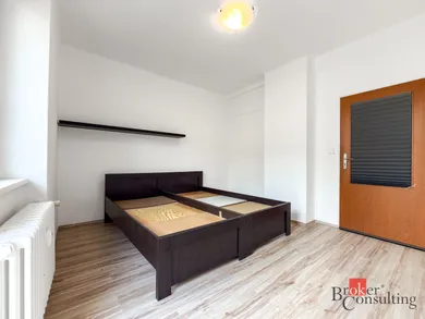 Na prenájom 3-izbový byt, 75 m², Bratislava-Staré Mesto, Björnsonova