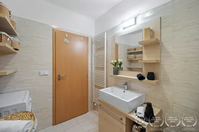Na prenájom 2-izbový byt, 57 m², Bratislava-Petržalka, Budatínska