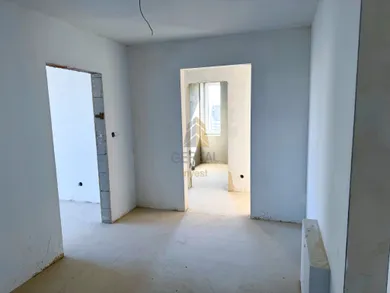 Na predaj 4-izbový byt, 133 m², Trebišov