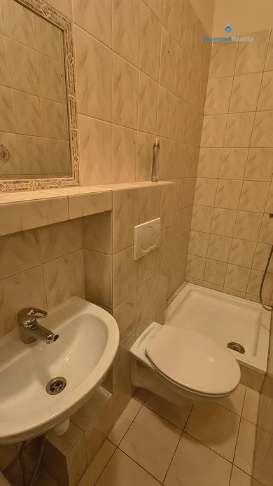 Na prenájom komerčné, 65 m², Nitra, Farská