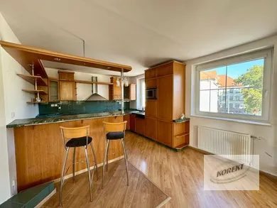 Na prenájom 4-izbový byt, 132 m², Nové Zámky, Andovská