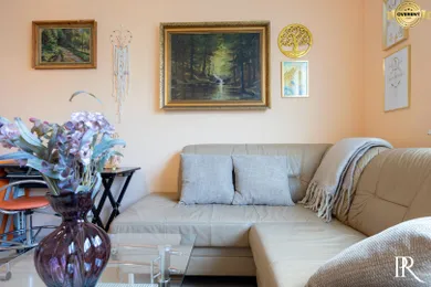 Na predaj 4-izbový byt, 83 m², Bratislava-Petržalka, Bohrova
