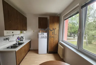 Na prenájom 2-izbový byt, 60 m², Piešťany, Staničná