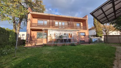 Na predaj dom, 260 m², Zvolen, J. Kozačeka