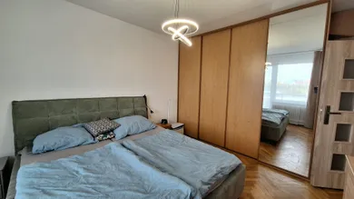 Na prenájom 3-izbový byt, 84 m², Banská Bystrica