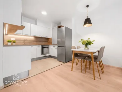 Na prenájom 2-izbový byt, 48 m², Bratislava-Ružinov, Páričkova