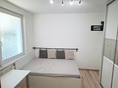 Na prenájom 3-izbový byt, 70 m², Bánovce nad Bebravou