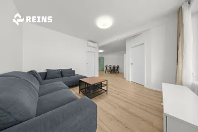 Na predaj 3-izbový byt, 88 m², Bratislava-Petržalka, Lužná