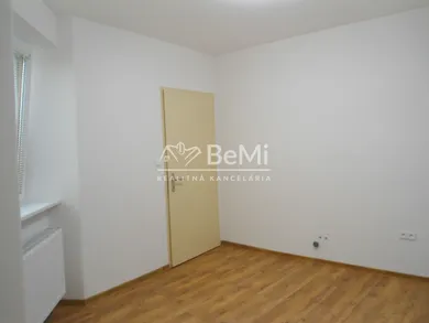 Комерційні приміщення в оренду, Nitra · €1 100