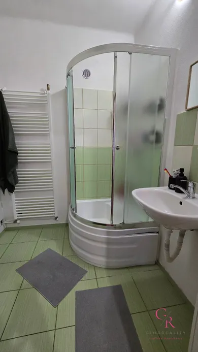 Na predaj 7-izbový dom, 141 m², Nový Tekov