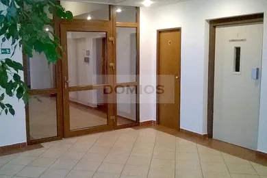 Na prenájom komerčné, 18 m², Košice-Staré Mesto, Murgašova