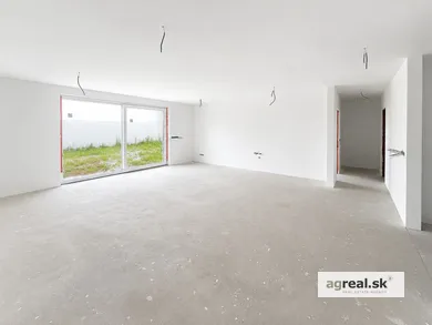Na predaj 4-izbový dom, 96 m², Hrubá Borša, Snežienková