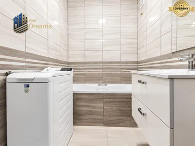 Na prenájom 2-izbový byt, 64 m², Galanta, SNP