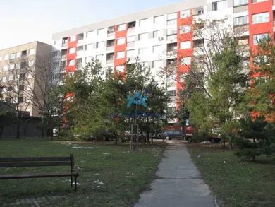 Na prenájom 2-izbový byt, 62 m², Bratislava-Rača, Karpatské námestie