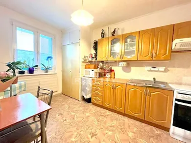 Kiadó lakások, 3-szobás, Dubnica nad Váhom · €550