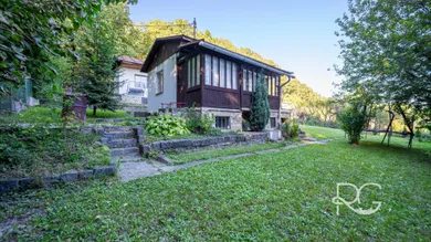 Na predaj 1-izbový rekreačný dom, 38 m², Bratislava-Nové Mesto