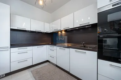 Na predaj 2-izbový byt, 64 m², Šelpice
