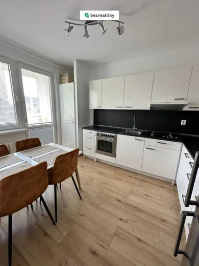 Mieszkania na wynajem, 3-pokojowe, Bratislava-Karlova Ves · €750
