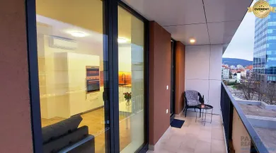 Na prenájom 2-izbový byt, 51 m², Bratislava-Nové Mesto, Junácka