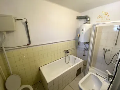 Na predaj 3-izbový dom, 155 m², Hlohovec, Seredská