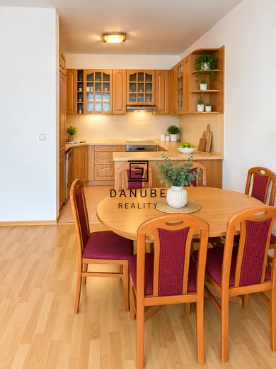 Na prenájom 3-izbový byt, 85 m², Bratislava-Nové Mesto, Tomášikova