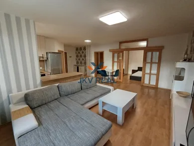 Na predaj 3-izbový byt, 75 m², Martin, Stavbárska