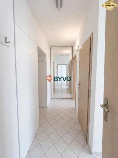 Na predaj 1-izbový byt, 38 m², Bratislava-Dúbravka, Pri kríži