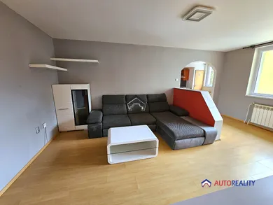 Na predaj 5-izbový byt, 66 m², Banská Bystrica, Sásova - Mateja Bela