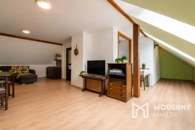 Na predaj 5-izbový dom, 240 m², Zázrivá