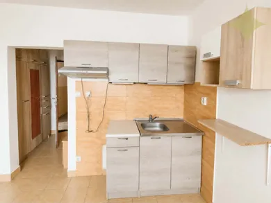 Na prenájom 1-izbový byt, 23 m², Žiar nad Hronom, Sládkovičova